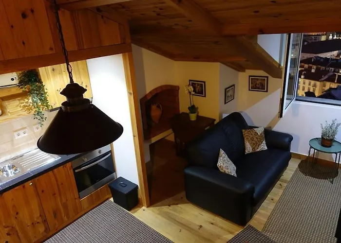 Charm And Fantastic View In A Fully Equipped In Center リスボン